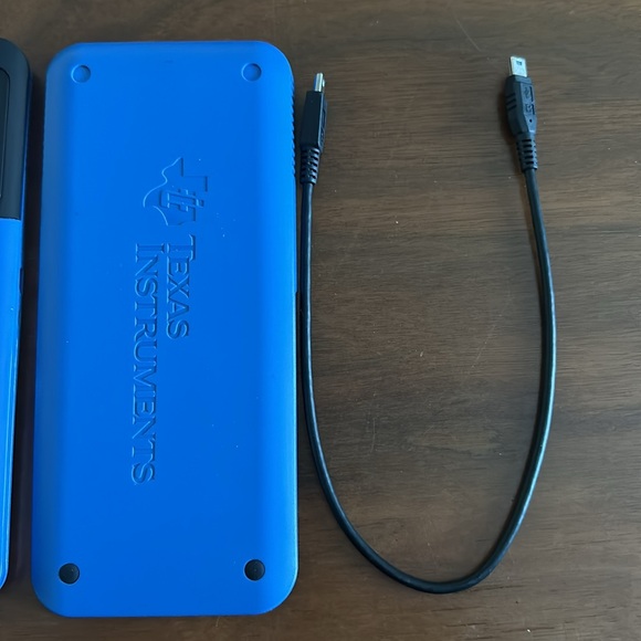 Texas Instruments TI-84 Plus CE and manuals - Picture 3 of 6